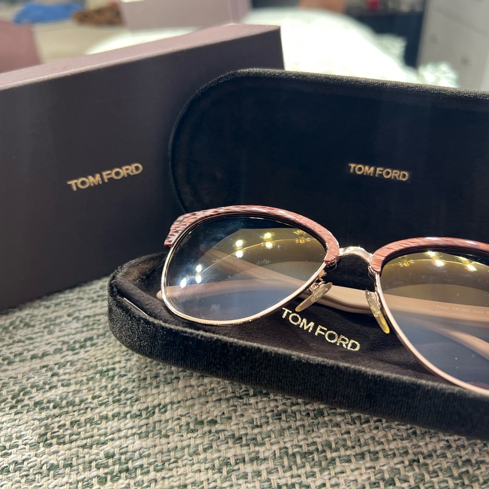 Tom form sunglasses- used twice